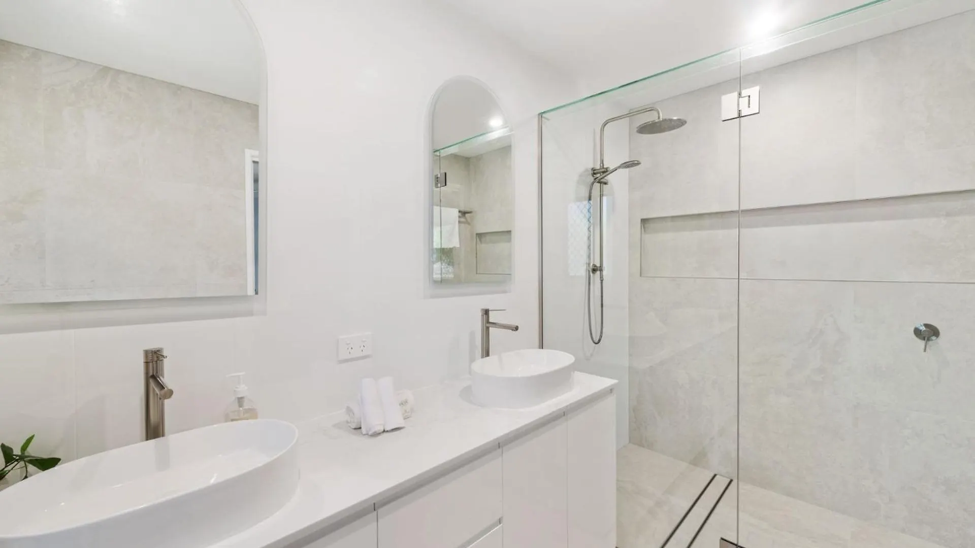 4 Bedroom Apartment In Amazing Riverdance, In The Heart Of Mooloolaba